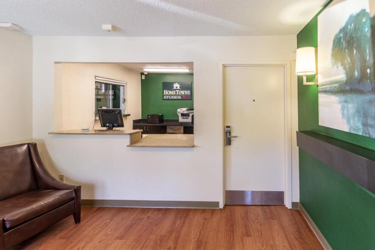 Hometowne Studios By Red Roof Houston - Northwest Bagian luar foto