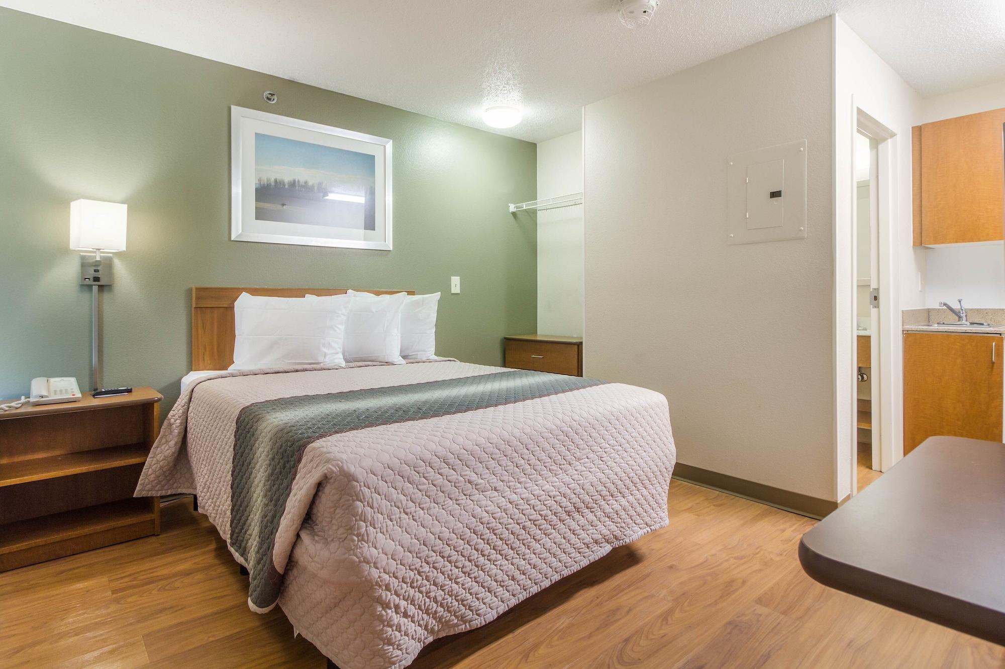 Hometowne Studios By Red Roof Houston - Northwest Bagian luar foto