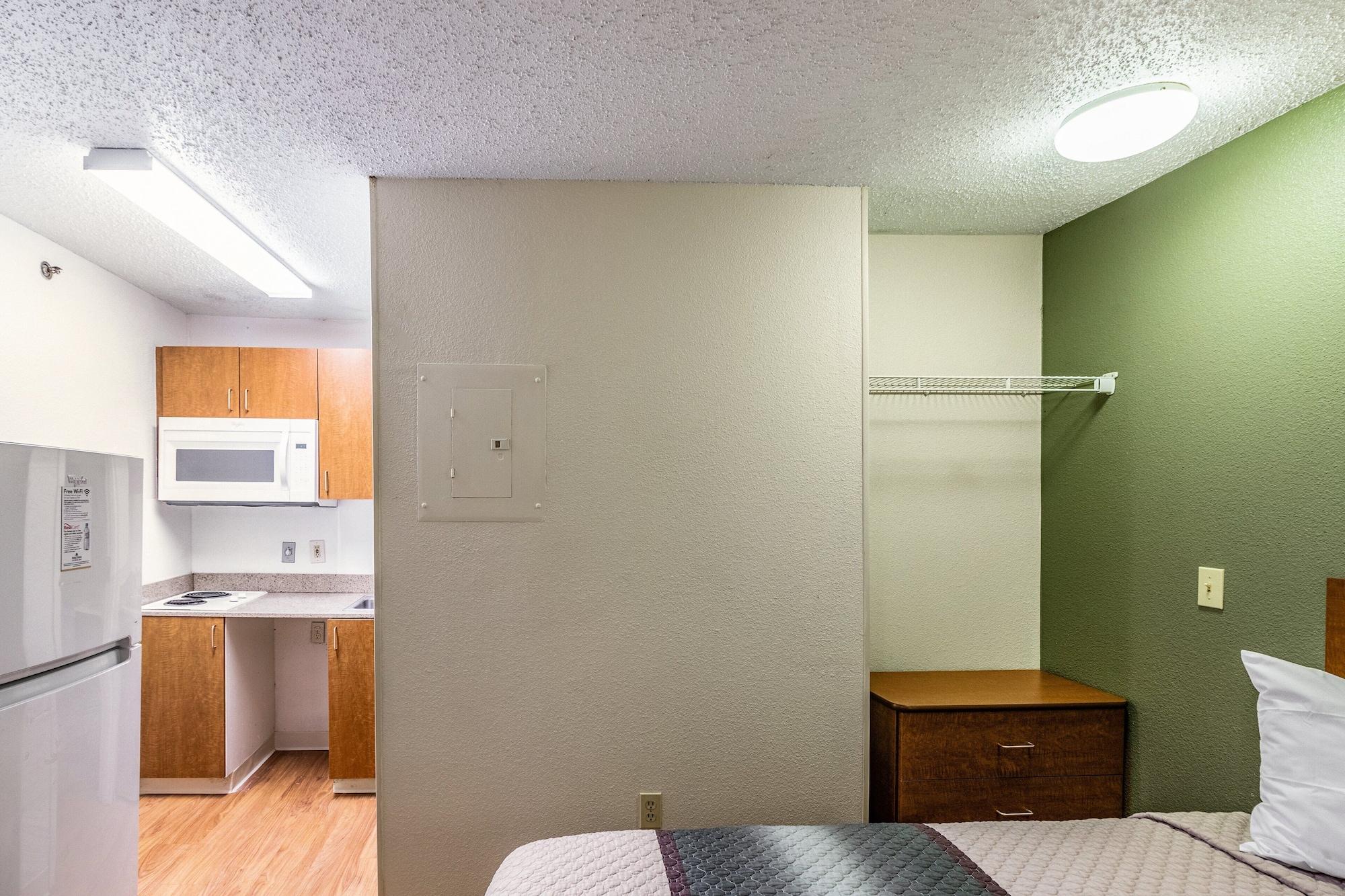 Hometowne Studios By Red Roof Houston - Northwest Bagian luar foto