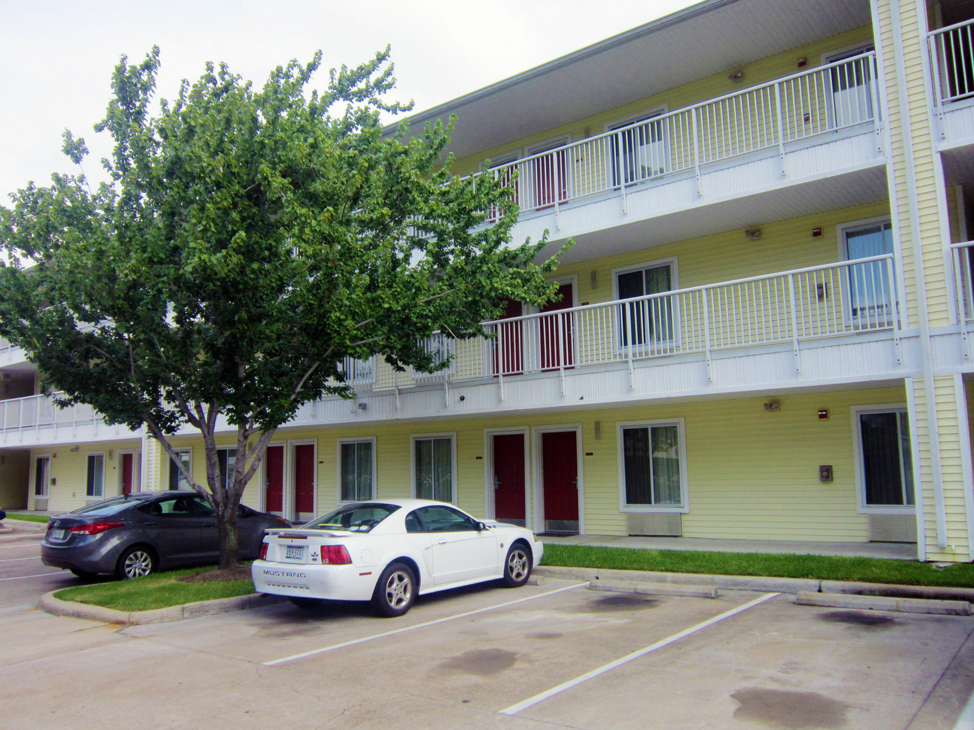 Hometowne Studios By Red Roof Houston - Northwest Bagian luar foto